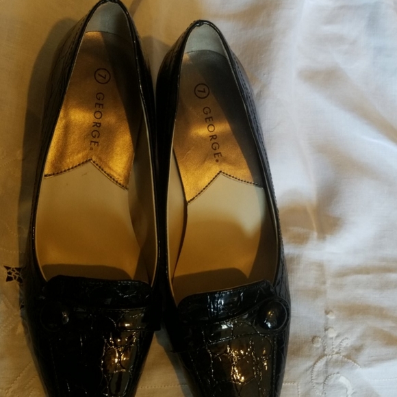 Shoes - Picture 5 of 5